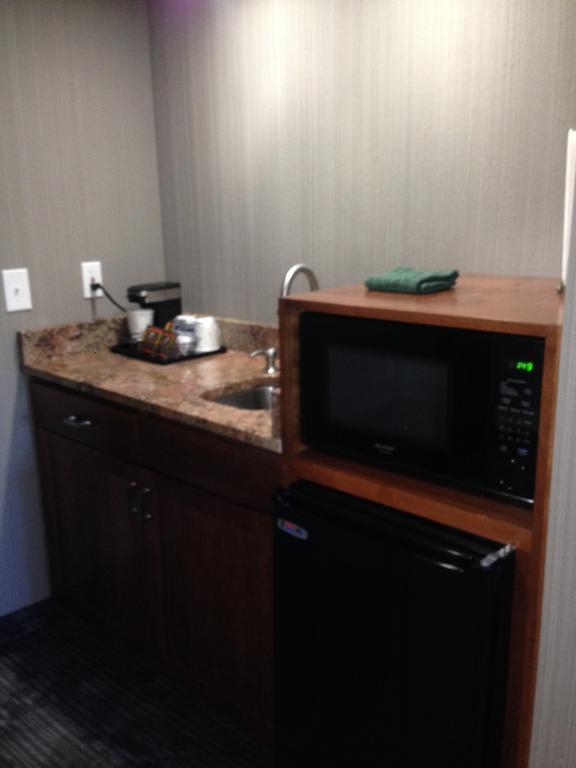 Country & By Radisson, Delta Park North Hotel