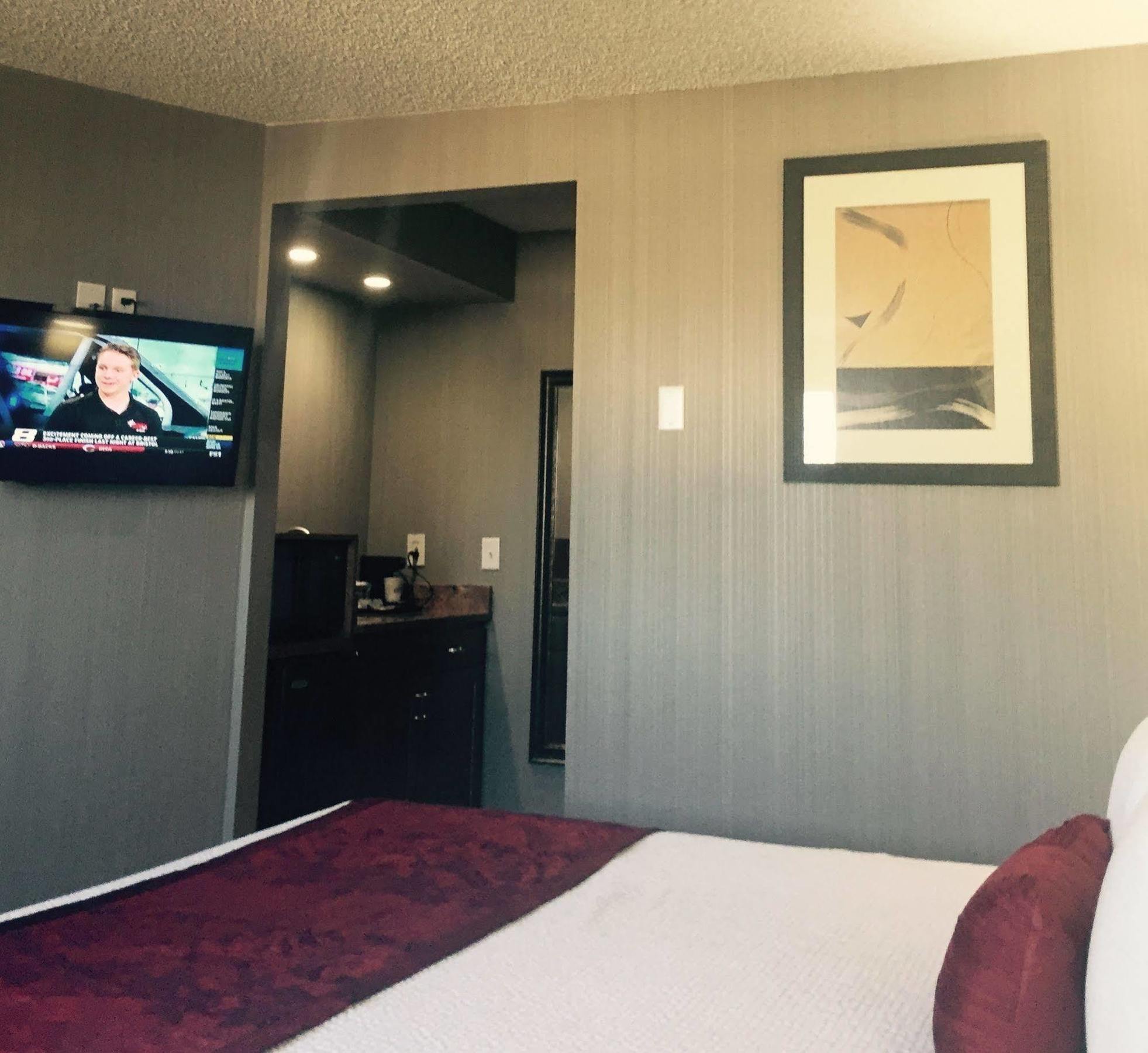 Country & By Radisson, Delta Park North 3*