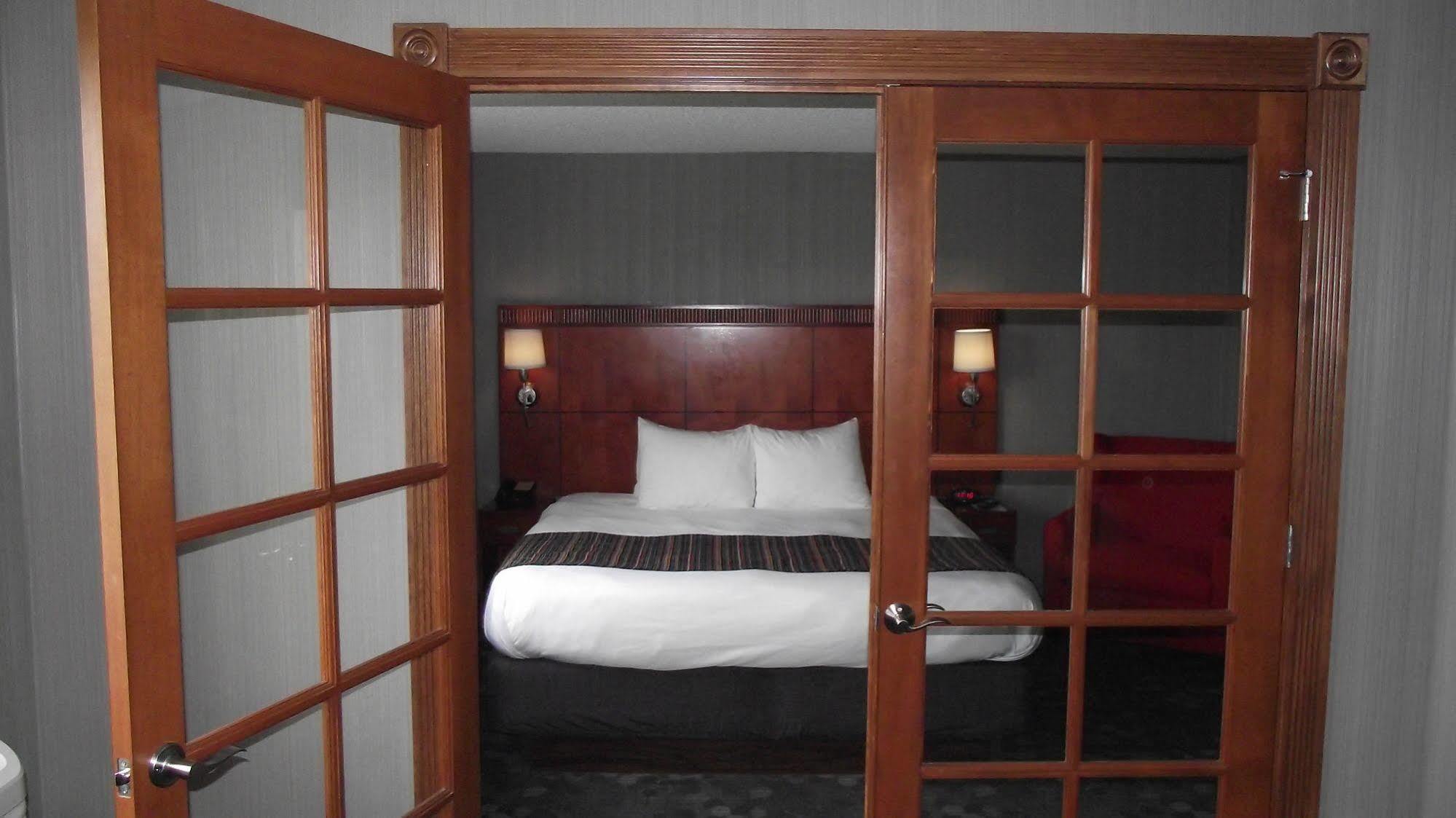 Hotel Country & By Radisson, Delta Park North 3*