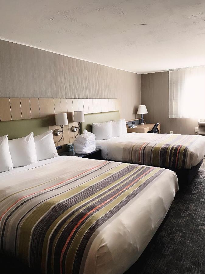 Country & By Radisson, Delta Park North 3*