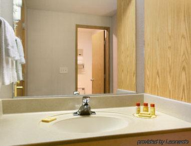 Hotel Country & By Radisson, Delta Park North