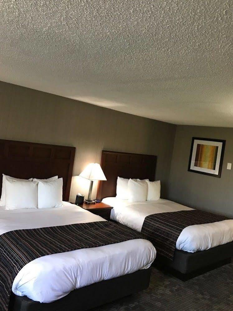 Country & By Radisson, Delta Park North Hotel