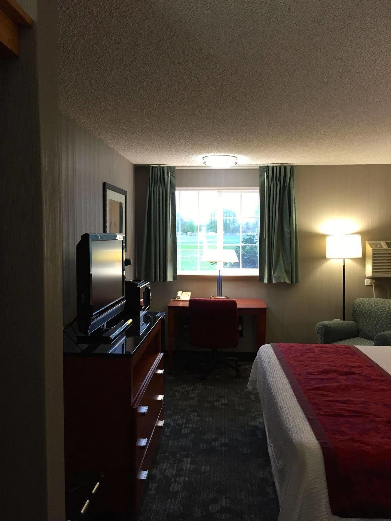 Country & By Radisson, Delta Park North Portland