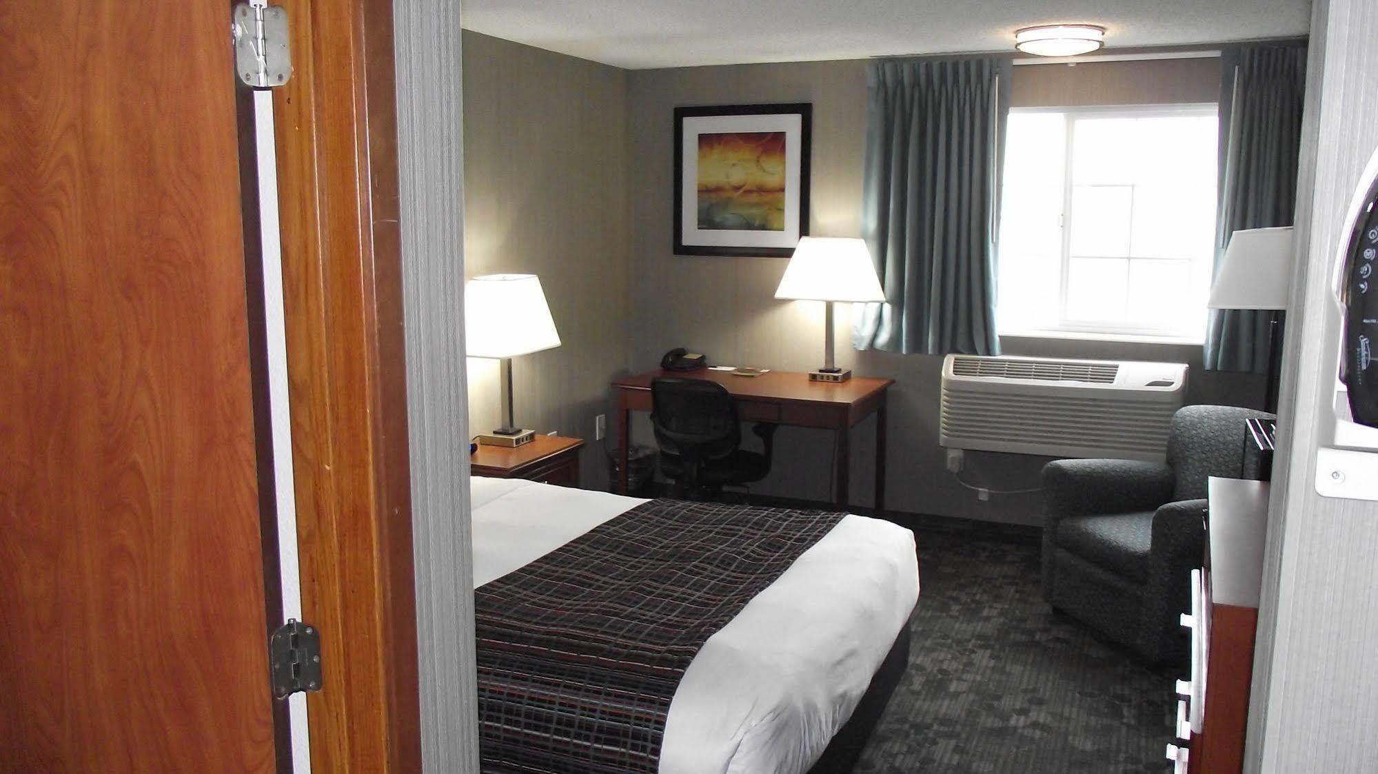 Hotel Country & By Radisson, Delta Park North 3*