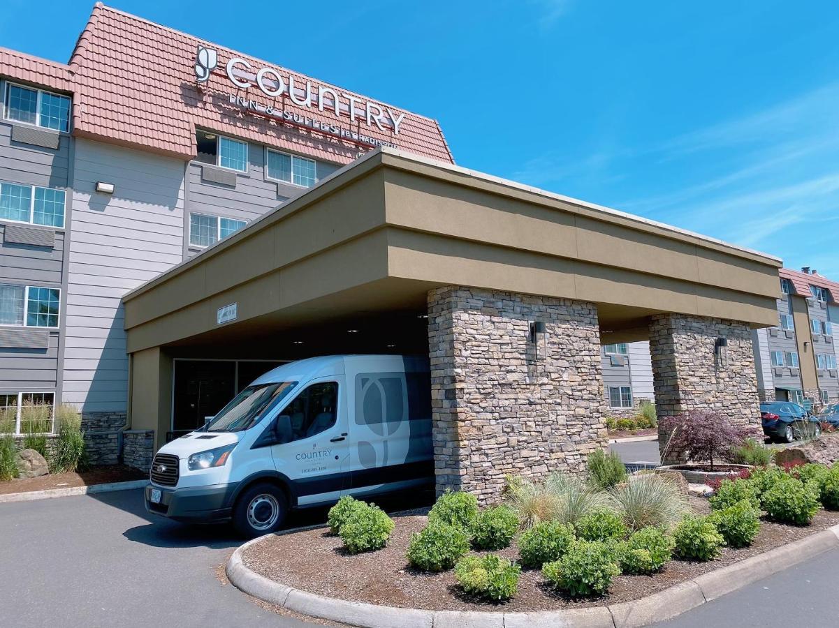 Country & By Radisson, Delta Park North Hotel Portland